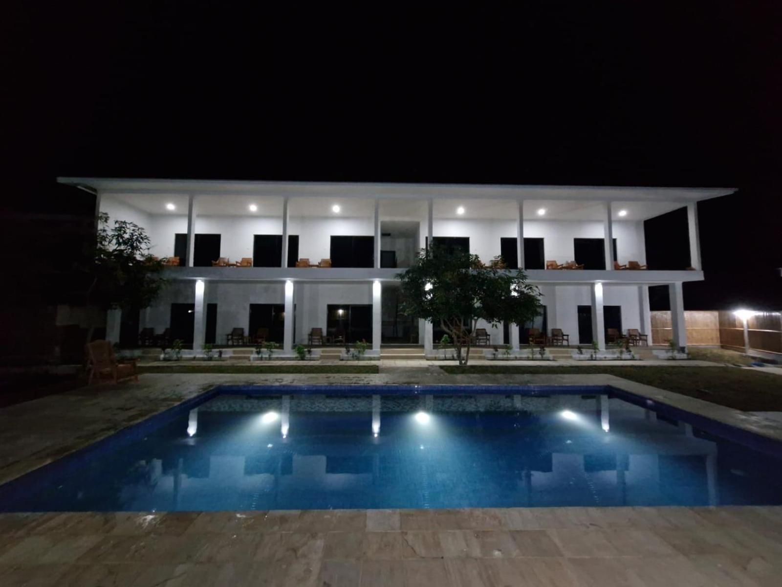 Satu Hati Hotel Ekas Exterior photo