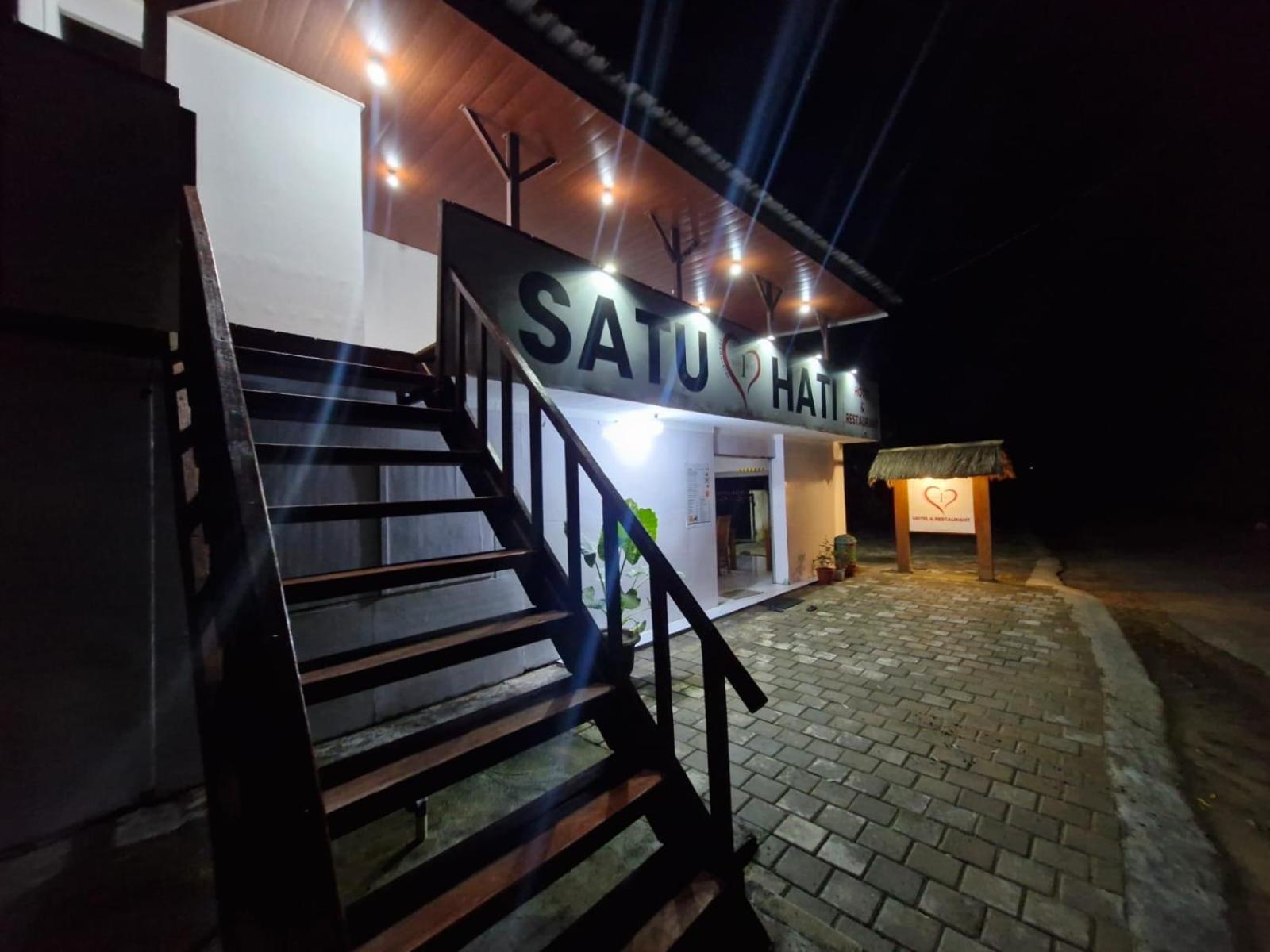 Satu Hati Hotel Ekas Exterior photo